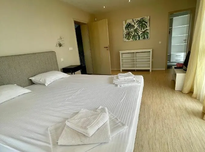 Luxury House On Buzhaka Vila *