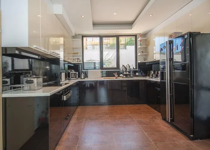 Luxury House On Buzhaka Vila