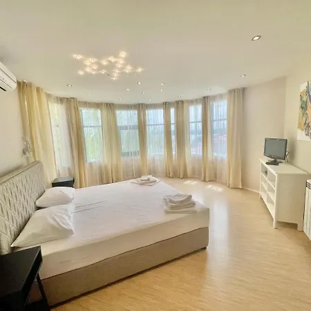 Вилла Luxury House On Buzhaka