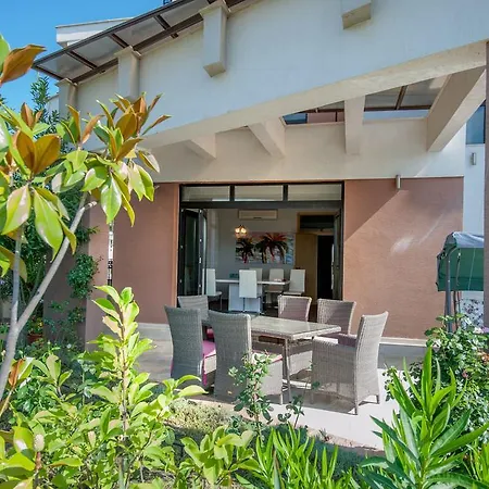 빌라 Luxury House On Buzhaka