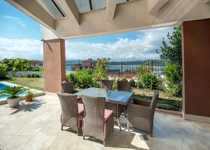 Luxury House On Buzhaka